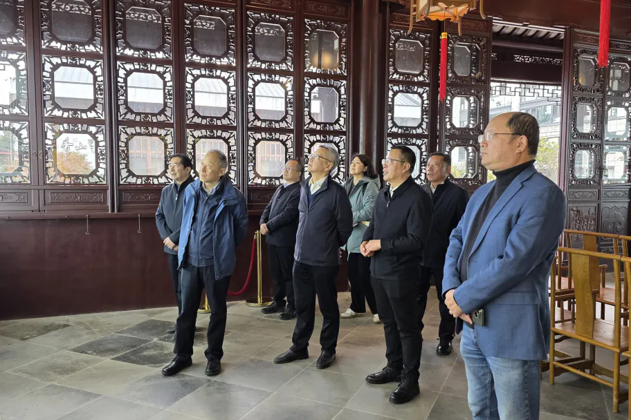 1764859061721634.png 640.webp.png